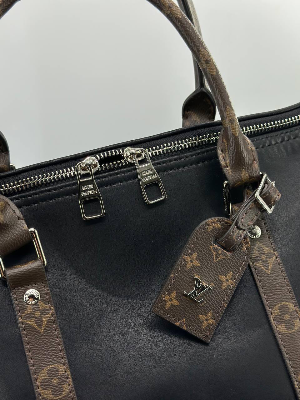 Louis Vuitton Keepall Bandoulière – Leather Travel Bag