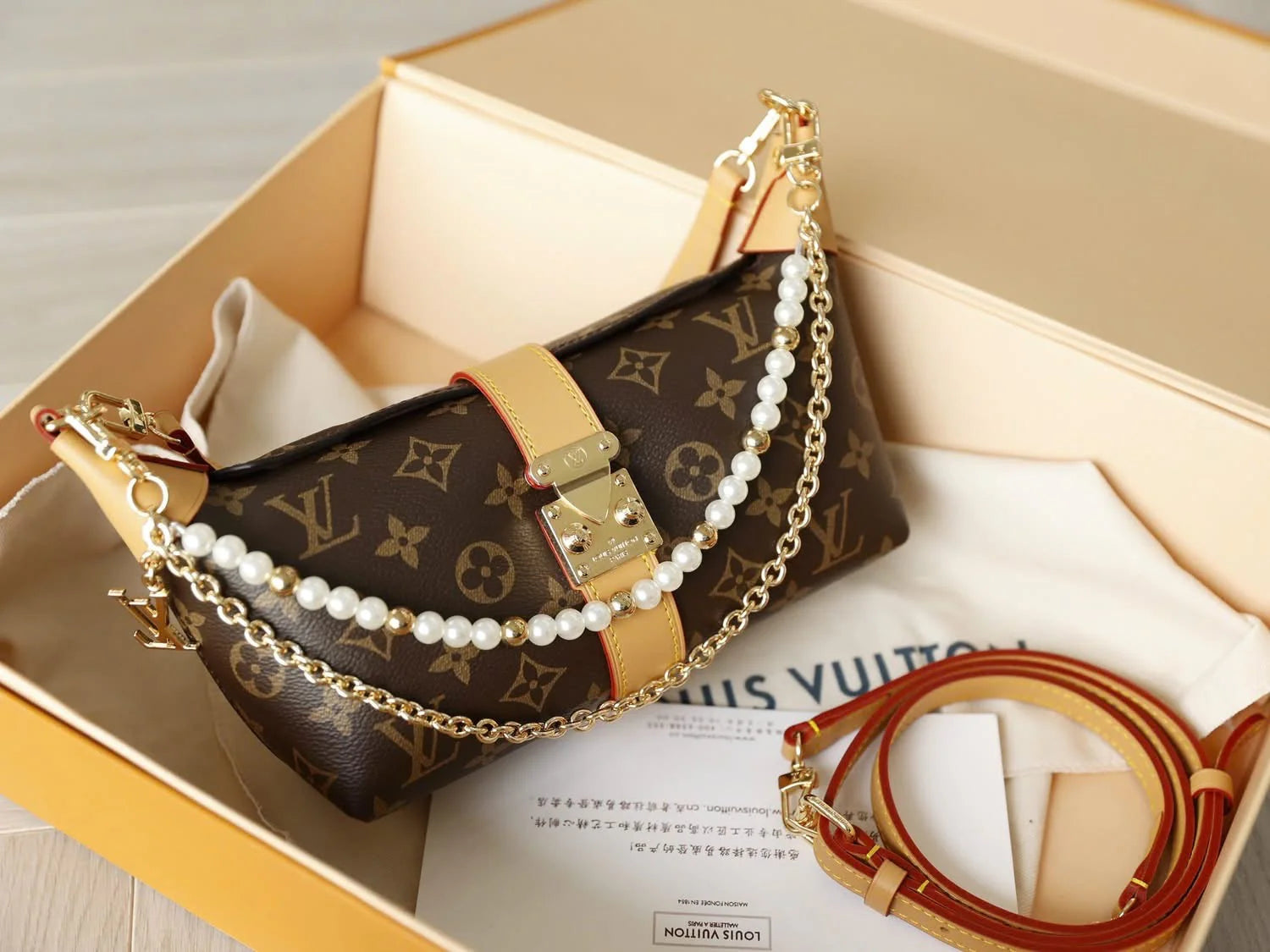 Louis Vuitton Pochette Métis Monogram